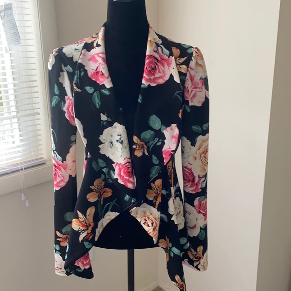 Women’s Floral Print Blazer